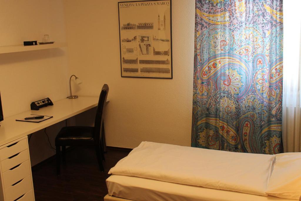 Zum Loewen Hotel บาดฮอมบูร์ก ฟอร์ แดร์เฮอเฮอ ห้อง รูปภาพ
