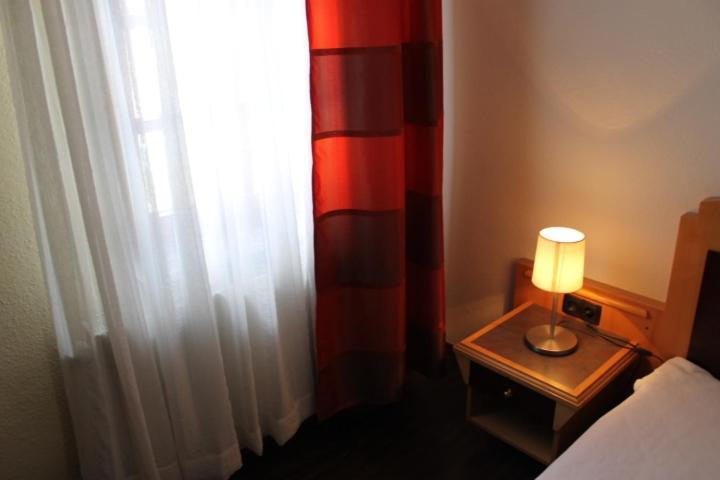 Zum Loewen Hotel บาดฮอมบูร์ก ฟอร์ แดร์เฮอเฮอ ภายนอก รูปภาพ
